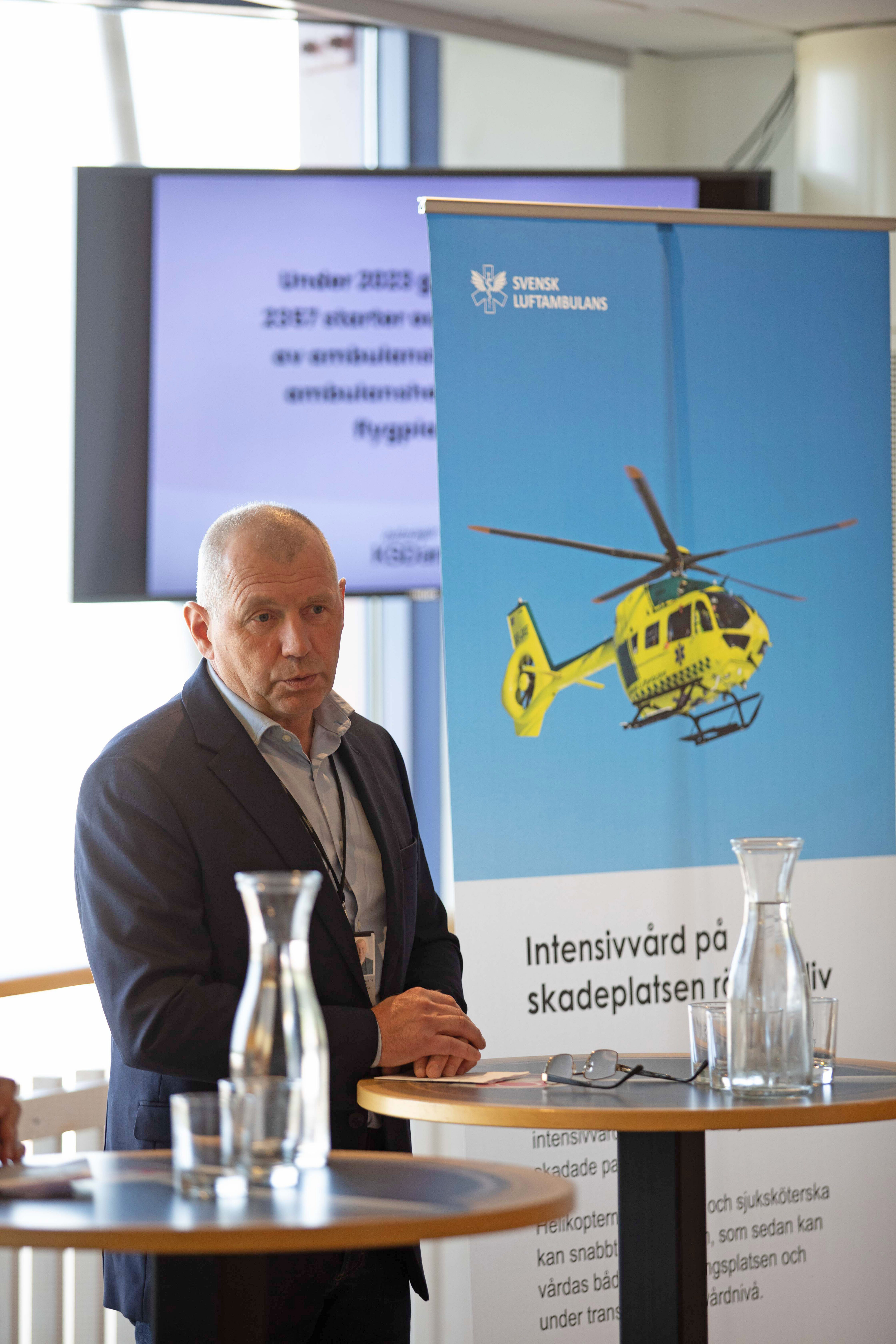 Lars-Olof Björkqvist, förbundsdirektör under en presskonferens vid SLAs 10-årsjubileum.